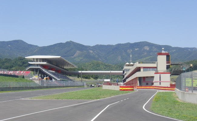 TRIBUNE MUGELLO 04